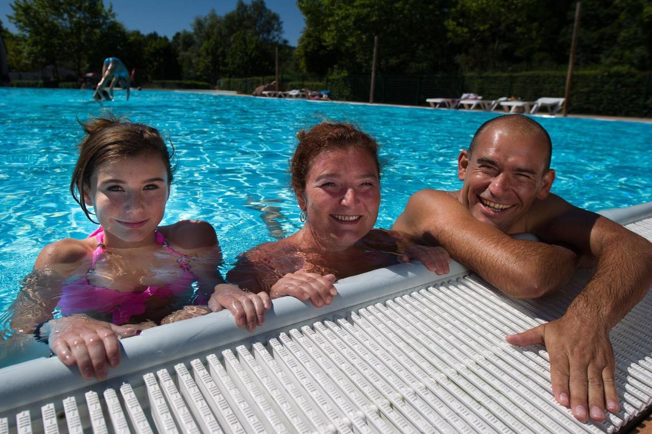 Vila Camping Des Lacs*** Celles-sur-Plaine Exteriér fotografie